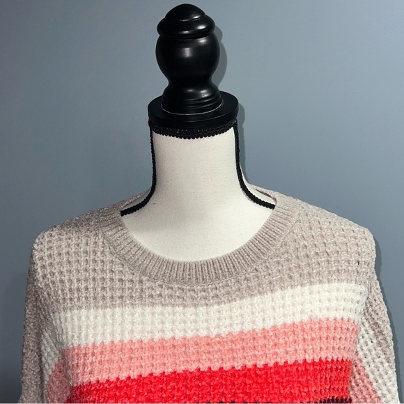 Express- Red and pink sweater - Picture 2 of 6